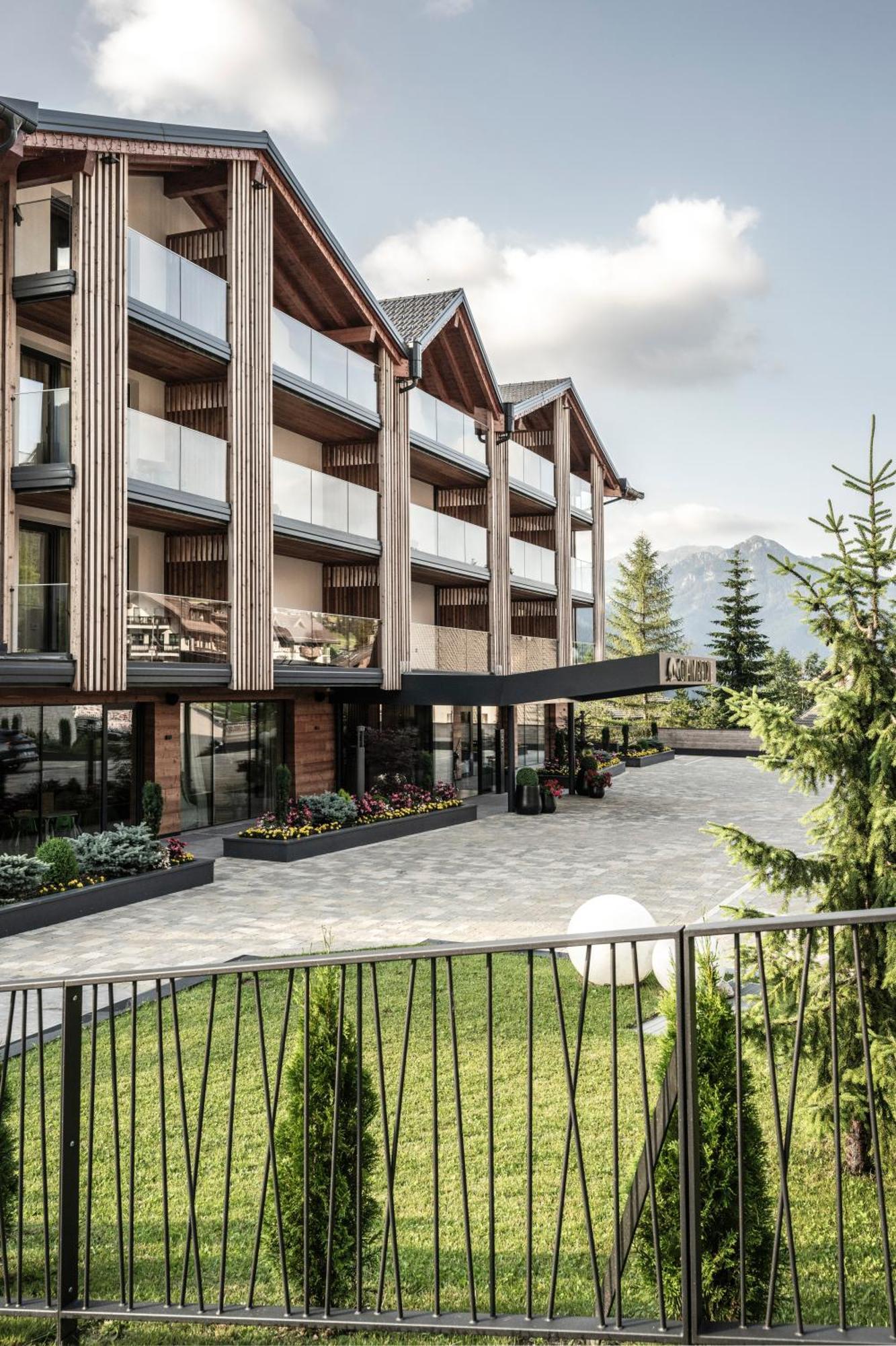 Ciampedie Luxury Alpine Spa Hotel Виго ди Фаса Екстериор снимка
